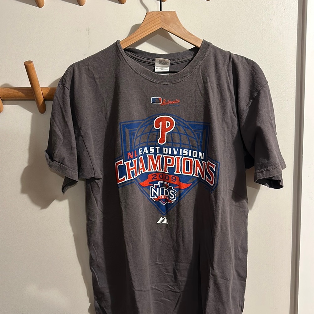 phillies t shirt